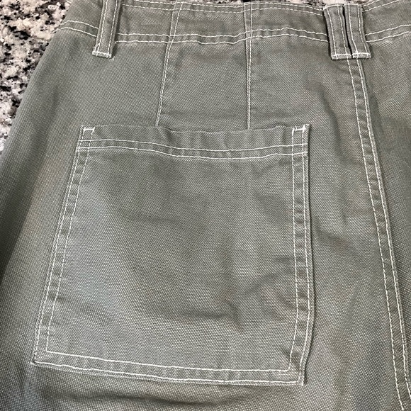 Forever 21 Olive Cargo Pants - Picture 4 of 6